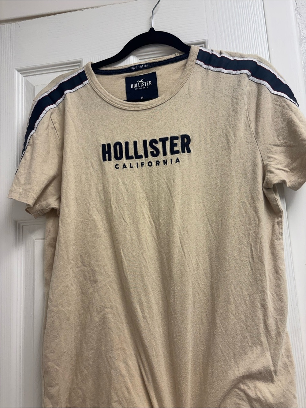 Vintage Hollister Men's Crew Neck T-Shirt in Beige and Navy size Medium